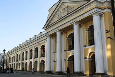 В Петербурге у остановки Гостиного двора установили табло с грубой грамматической ошибкой - rosbalt.ru - Санкт-Петербург - Twitter