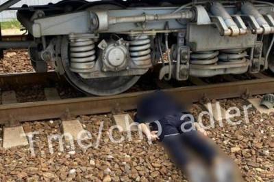 Поезд насмерть сбил человека в Сочи - kuban.mk.ru - Россия - Сочи - Нижний Новгород - Адлер