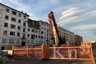 Андрей Кузнецов - В Никеле начали демонтаж четырех аварийных домов - murmansk.mk.ru - Мурманск