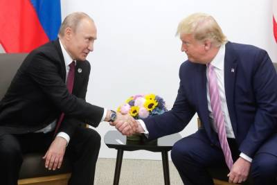 Владимир Путин - Путина обвинили в нарочном кашле на встрече с Трампом - mk.ru - Россия - США - Вашингтон - Япония - Washington