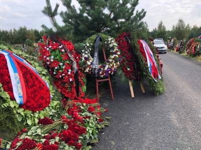 Силовики нагрянули с обыском в похоронные офисы Кузьмолово - neva.today - Ленинградская обл. - Санкт-Петербург - р-н Всеволожский