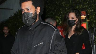 Анджелина Джоли - Ирина Шейк - saint Laurent - Laurent Saintlaurent - Анджелина Джоли не изменяет своему классическому стилю даже ради свидания c The Weeknd - skuke.net