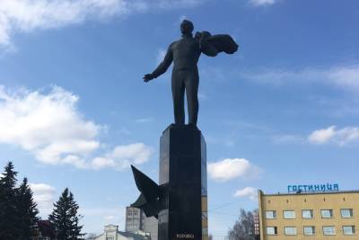 Главу Гагаринского района вывел под руки ОМОН из здания администрации - mk-smolensk.ru - район Гагаринский