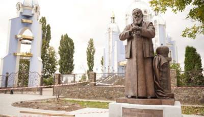 В Виннице открыли первый в мире памятник Патриарху УГКЦ - lenta.ua - Украина