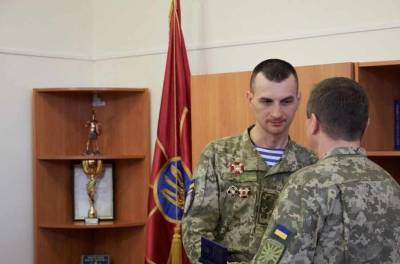 Иван Филипоненко - Офицеры ВСУ требуют с военнослужащих взятки за представления к наградам - news-front.info - Украина - Киев - ЛНР - Донбасс