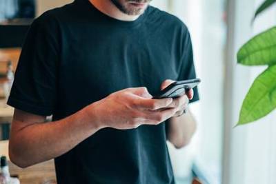 Миллионы смартфонов и компьютеров лишат доступа к интернету - lenta.ru
