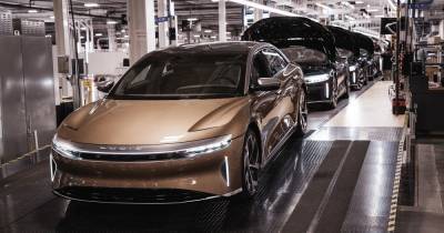 Главный конкурент Tesla поступил в производство: запас хода электромобиля из США до 830 км - focus.ua - США - Украина