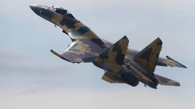 Издание 19FortyFive охарактеризовало российский истребитель Су-35 опасным для США - inforeactor.ru - Россия - Китай - США