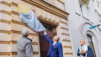 Александр Грин - С дома на Васильевском снимут памятную табличку в честь писателя Грина - dp.ru - Санкт-Петербург - район Василеостровский, Санкт-Петербург