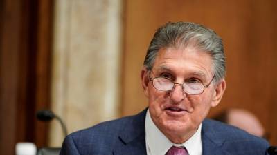 Джон Манчин - Джо Байден - Сенатор-демократ Манчин призвал «сделать паузу» в принятии пакета социальных инвестиций - golos-ameriki.ru