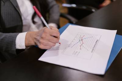 ЦБ России сообщил о падении ВВП на 2,4% при глобальном кризисе в 2023 году - news.vse42.ru - Россия - США