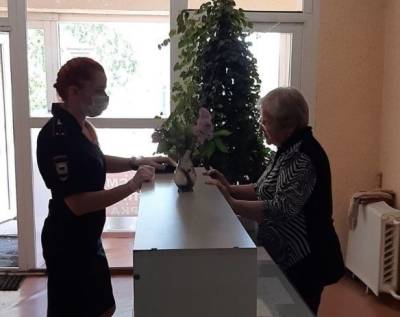 В Челябинске полиция в поисках мигрантов и наркотиков устроила рейды по хостелам - znak.com - Россия - Челябинск