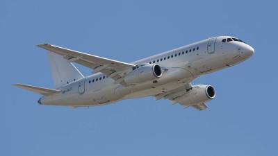Михаил Мишустин - Денис Мантуров - ssj100 - В Минпромторге допустили появление самолета SSJ100 в версии Aurus - iz.ru - Россия - Израиль