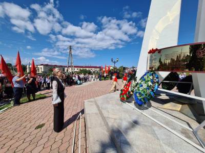 Дмитрий Любчинов - Холмчане почтили память советских солдат и встретили "Поезд Победы" - sakhalin.info