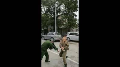 Контрактник с Алтая, подравшийся с полицией на Сахалине, стал фигурантом уголовного дела - sakhalin.info - Россия - респ. Алтай