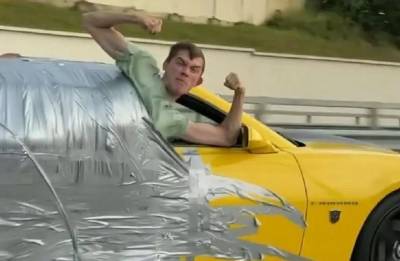 В Сочи арестовали водителя, прокатившего блогера, примотанного скотчем к спорткару - znak.com - Сочи - Амурская обл.