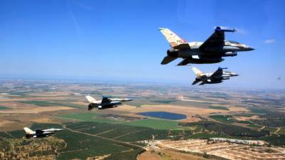 В Сирии сообщили об авиаударе ВВС Израиля по пригороду Дамаска - inforeactor.ru - Сирия - Дамаск - Израиль - Сана - Тель-Авив - Бейрут