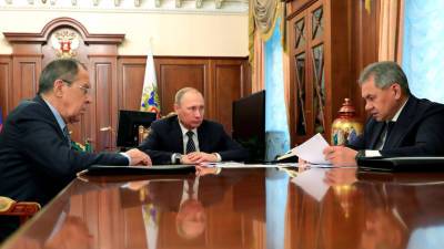 Сергей Шойгу - Владимир Путин - Сергей Лавров - Андрей Турчак - Сергей Брилев - Путин: Лаврова и Шойгу жалко отпускать в Госдуму - russian.rt.com - Россия