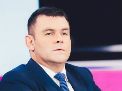 "Хочу отсосать х...й". Помощник нардепа "Слуги народа" попал в скандал из-за видео, где его остановила полиция - gordonua.com - Украина - Киев
