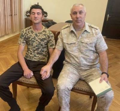 Рустам Мурадов - Российский генерал посетил в Степанакерте задержанного азербайджанского военного - eadaily.com - Азербайджан - Степанакерт