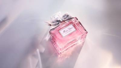Наталя Портман - Скорее послушайте новый аромат любви Miss Dior - skuke.net