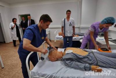 В Ленобласти молодые специалисты все чаще приходят в сёла по программам «Земский доктор» и «Земский учитель» - online47.ru - Ленинградская обл.