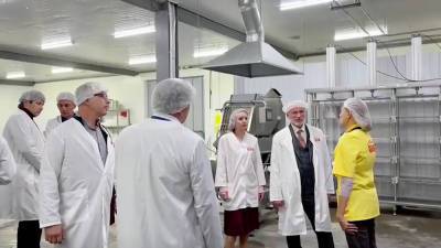 Алексей Журавлев - Алексей Журавлев осмотрел сыродельный цех в Тверской области - tvc.ru - Тверь - Тверская обл.