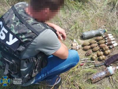 "Для диверсии на мирной территории Украины". СБУ обнаружила в Луганской области схрон боевиков со взрывчаткой - gordonua.com - Россия - Украина - Крым - Луганская обл. - ЛНР - Донецкая обл.