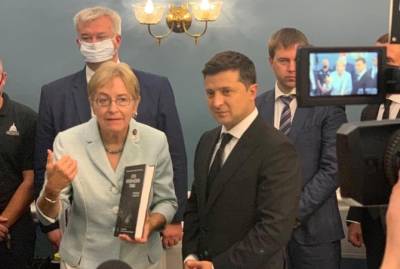 Владимир Зеленский - В помощь ветеранам: о чем книга, которую в США подарили Зеленскому? - kp.ua - США - Украина