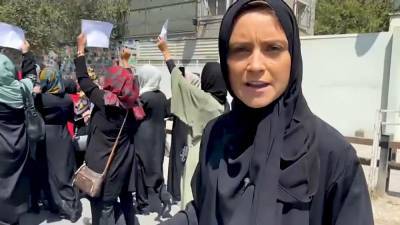 Женщины протестуют в Кабуле: эксклюзив Euronews - ru.euronews.com - Китай - Белоруссия - Литва - Испания - Афганистан