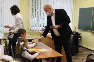 Борис Елкин - Псковских первоклашек посвятили в пешеходы - mk-pskov.ru - Псков