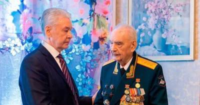 Сергей Собянин - Собянин принял решение о выплате 20 тыс руб ветеранам к 80-летию Битвы за Москву - argumenti.ru - Москва