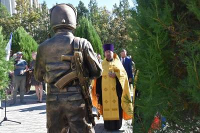 В Бахчисарае открыли памятник спецназовцам – борцам с... - politnavigator.net - Россия - Крым - Севастополь