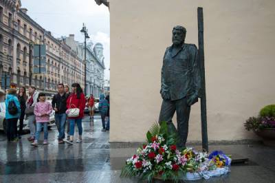 Сергей Довлатов - В Петербурге создадут легальные Довлатов-граффити под мостом Бетанкура - abnews.ru - Санкт-Петербург