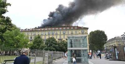 В центре Турина загорелось историческое здание: есть пострадавшие, людей эвакуировали - novostiua.news - Украина - Киев - Италия - Турин