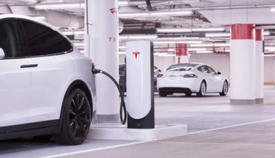 Илон Маск - Tesla выпустит первый серийный электрокар без руля и педалей - inforeactor.ru
