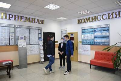 Валерий Фальков - В Минобрнауки объяснили причину «непоступления» стобальников в вузы - lenta.ru - Россия