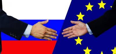 Дмитрий Корнейчук - Киевские эксперты жалуются, что в ЕС больше не скрывают дружбу с... - politnavigator.net - Россия - Украина - Киев - Польша