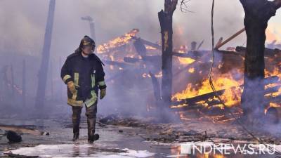 В камчатском поселке загорелось сразу пять домов - newdaynews.ru - Камчатский край