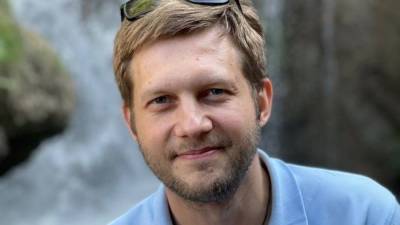 Борис Корчевников - Игорь Крутой - Александр Серов - Борис Корчевников назвал песни, которые поет в душе - 5-tv.ru - Россия