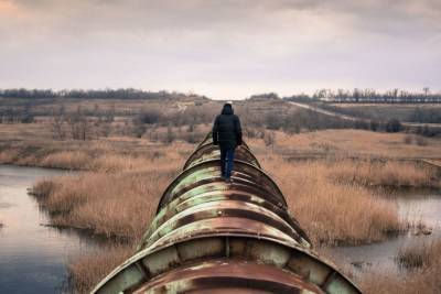 В Ленобласти отдали под суд экс-полицейских за хищение топлива из нефтепровода «Транснефть – Балтика» - mk.ru - Ленинградская обл.