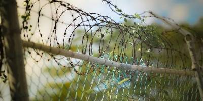 Замначальника исправительной колонии в Новосибирске покрывал оборот наркотиков среди арестантов - runews24.ru - Новосибирск