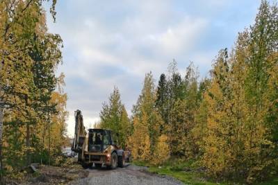 В районе Каменного карьера в Петрозаводске отсыпают проезд к парковке - karel.mk.ru - Петрозаводск - республика Карелия