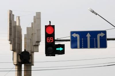 В Сыктывкаре на пяти перекрестках установят дополнительные секции светофора - bnkomi.ru - Сыктывкар