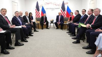 Дональд Трамп - Владимир Путин - Преподаватель «красивой переводчицы» Путина назвала ее скромным и деликатным человеком - mir24.tv - Россия - Санкт-Петербург - Калининград