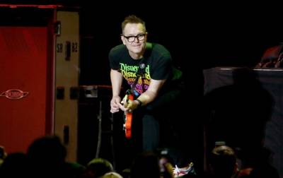 Бас-гитарист Blink-182 победил рак - korrespondent.net - Украина