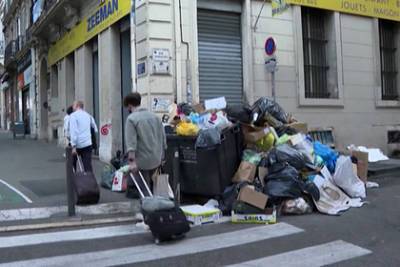 Французский город завалило мусором - lenta.ru - Франция - Марсель