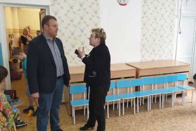 Депутат ЗСК Олег Бойченко проинспектировал качество ремонта в образовательных учреждениях - kuban.mk.ru - Краснодар