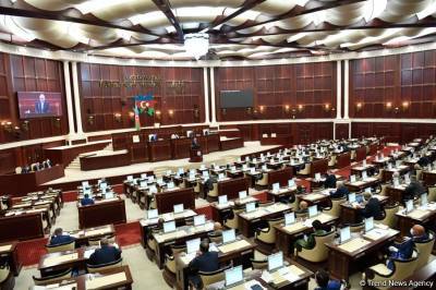 Эльчин Мехтиев - В парламенте Азербайджана предложили называть улицы именами шехидов - trend.az - Азербайджан