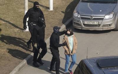 В Беларуси задержали десятки людей за комментарии об убийстве силовика - korrespondent.net - Украина - Белоруссия
